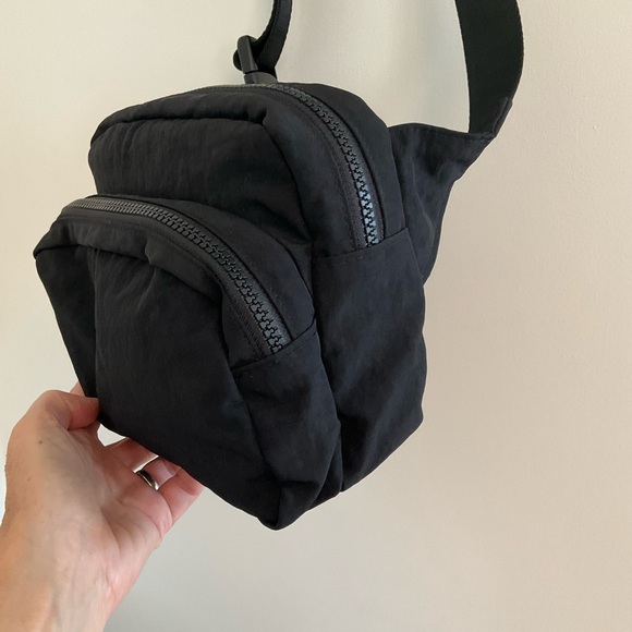 BAGGU Unisex Black Nylon Fanny Pack - Picture 5 of 15